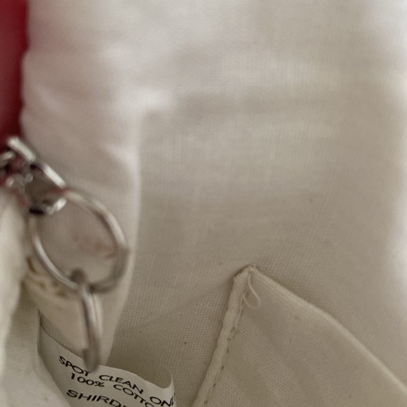 Closing closet Jan 31 Red lips beaded clutch - Picture 6 of 6